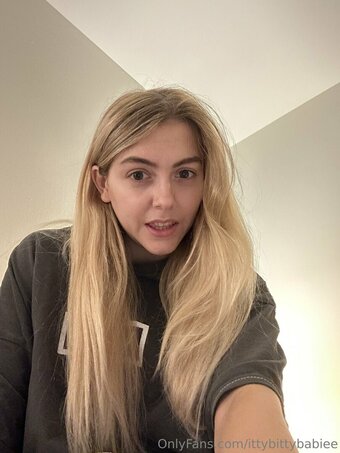 ittybittybabiee / Cloe Laurent Nude Leaks OnlyFans Photo 18