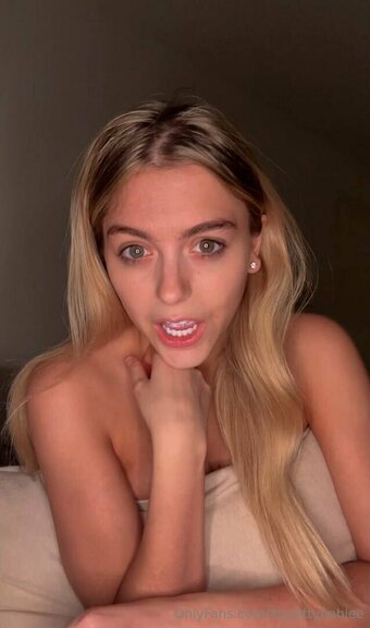 ittybittybabiee / Cloe Laurent Nude Leaks OnlyFans Photo 20