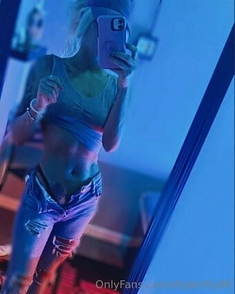 ittybritty08 Nude Leaks Photo 15