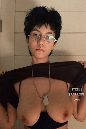 Itzel2002 / itzelsparrow02 Nude Leaks OnlyFans Photo 16