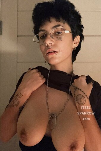 Itzel2002 / itzelsparrow02 Nude Leaks OnlyFans Photo 17