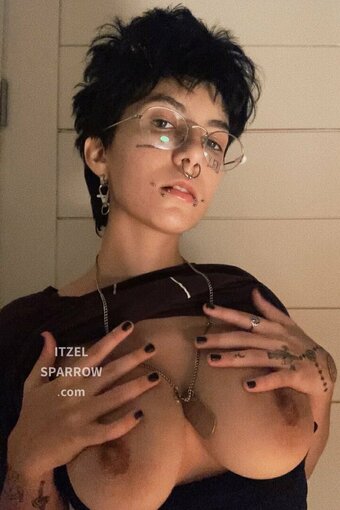 Itzel2002 / itzelsparrow02 Nude Leaks OnlyFans Photo 18