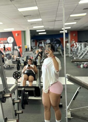 Itzelsanchez90 / itzelsanchez itzel sanchez Nude Leaks Photo 2