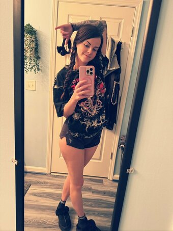 ItzKelllz Nude Leaks Photo 9