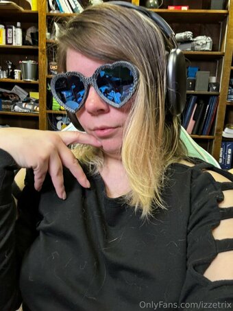 izzetrix Nude Leaks Photo 3