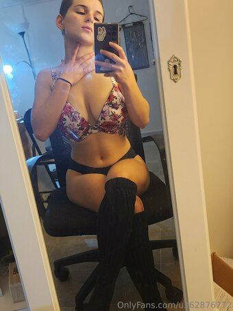izzy_72 Nude Leaks Photo 10