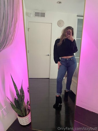 izzybutt Nude Leaks Photo 1