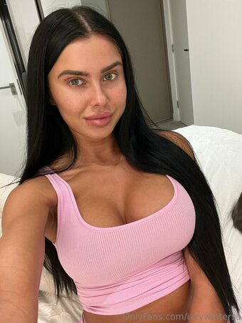 izzywinterss Nude Leaks Photo 8