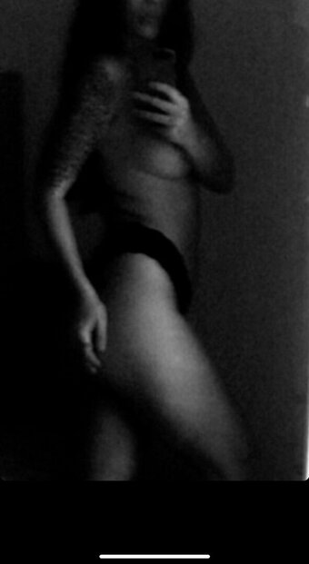 J_ooma Nude Leaks Photo 3