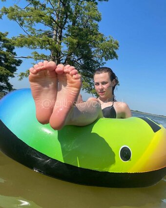 Jade Harmony / faithslovelyfeet / thefaithalice / thejadeharmony Nude Leaks OnlyFans Photo 2
