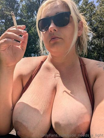 Jade_needs_a_light / https: Nude Leaks OnlyFans Photo 20