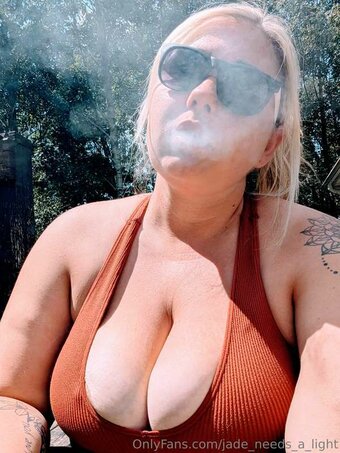 Jade_needs_a_light / https: Nude Leaks OnlyFans Photo 23