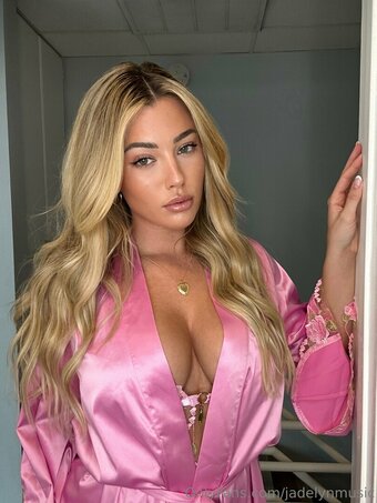 Jadelynmusic / Jadelyn Breier Nude Leaks OnlyFans Photo 19