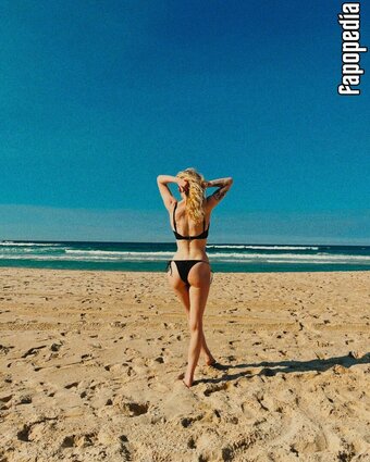 janetdevlin Nude Leaks Photo 16