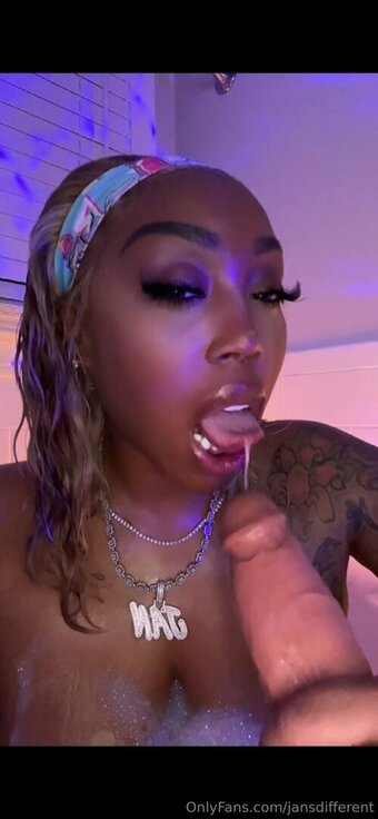 jansdifferent Nude Leaks Photo 3