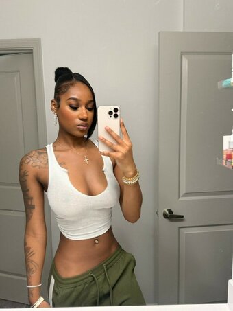 Jaydamoeneee / Jade / https: Nude Leaks Photo 1