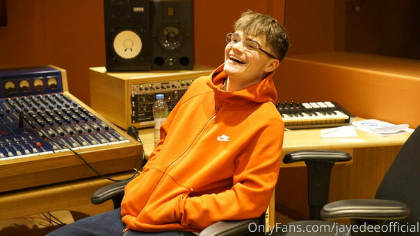 jayedeeofficial Nude Leaks Photo 1