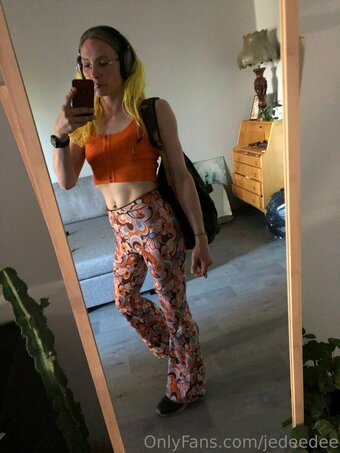 jedeedee Nude Leaks Photo 17