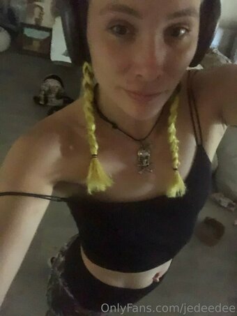 jedeedee Nude Leaks Photo 29