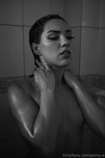 jeimy-e Nude Leaks Photo 4