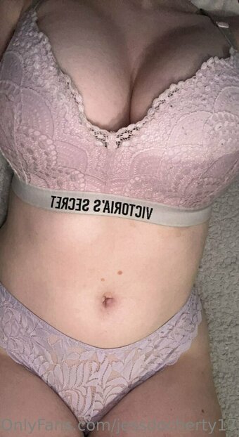 Jess Docherty / jessd535 / jessdochertysings Nude Leaks OnlyFans Photo 3