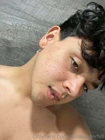 jesseunderhill Nude Leaks Photo 7