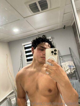jesseunderhill Nude Leaks Photo 19