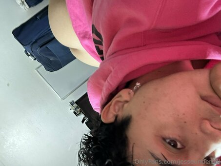jesseunderhill Nude Leaks Photo 22