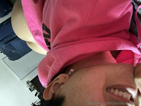 jesseunderhill Nude Leaks Photo 23