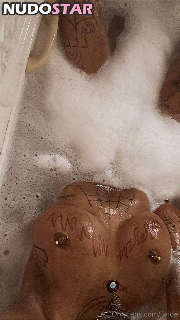 jjaide Nude  16