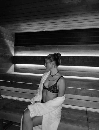 jnbr Nude Leaks Photo 10