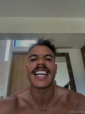 jona2santos jona2santos