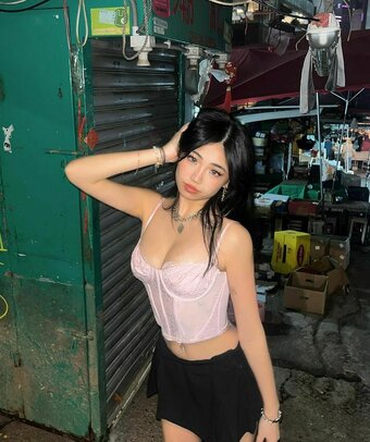 joycee.e / Joyce / joyce.caity / joyciejosephine Nude Leaks OnlyFans Photo 3