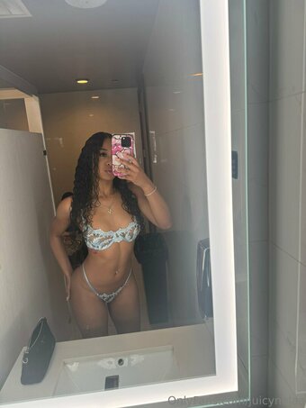 juicynolaa Nude Leaks Photo 7