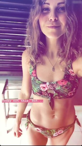 Julia Breuing Nude Leaks Photo 4