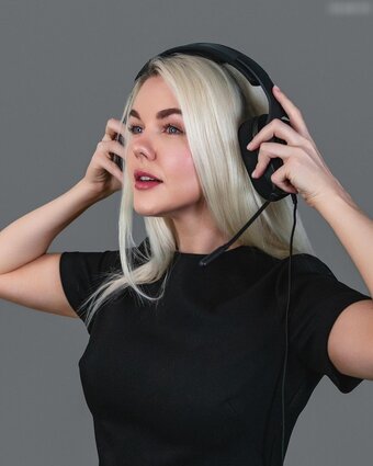 Julia "bish" Robson - Streamer - Gamer / juliabishrobson Nude Leaks Photo 1