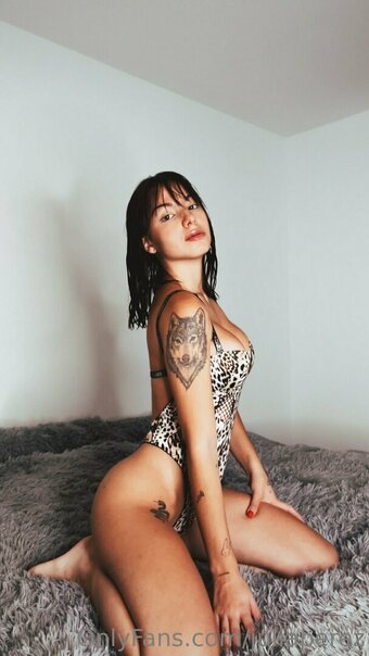 juliaperez Nude Leaks Photo 3