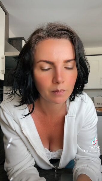 JulsMac43 / Julie Mackay Nude Leaks Photo 9
