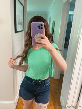 junecassandra Nude Leaks Photo 2
