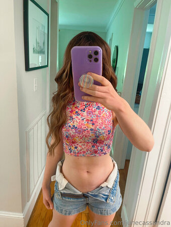 junecassandra Nude Leaks Photo 9