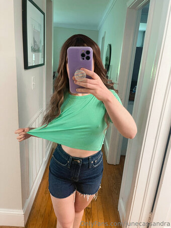 junecassandra Nude Leaks Photo 12