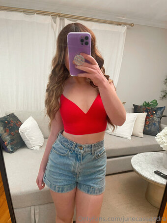 junecassandra Nude Leaks Photo 13