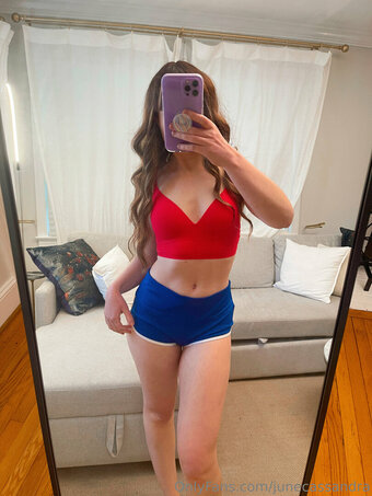 junecassandra Nude Leaks Photo 15