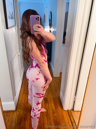 junecassandra Nude Leaks Photo 17