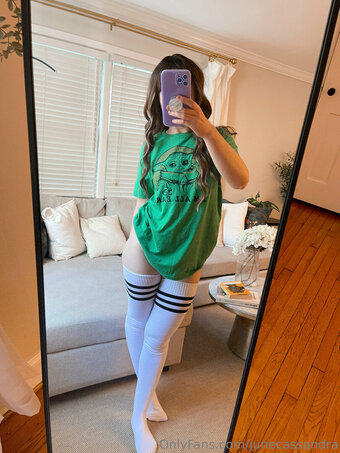 junecassandra Nude Leaks Photo 22