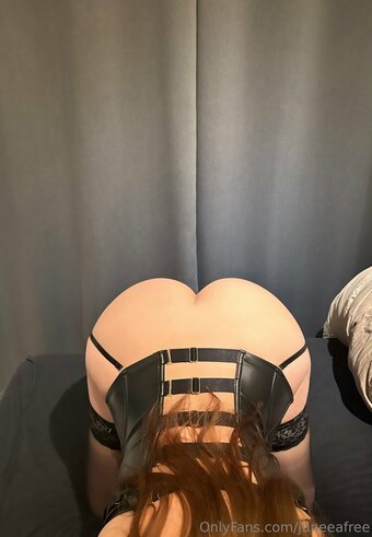 juneeafree Nude Leaks Photo 18