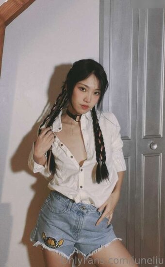 juneliu / juneliusp Nude Leaks OnlyFans Photo 16