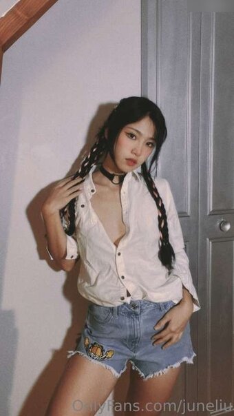 juneliu / juneliusp Nude Leaks OnlyFans Photo 17