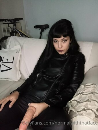 junemargolis Nude Leaks Photo 11