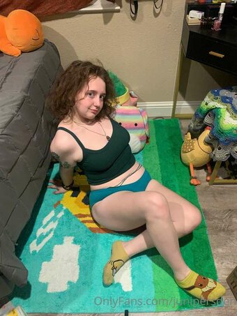 junipersden / junipertheband Nude Leaks OnlyFans Photo 11